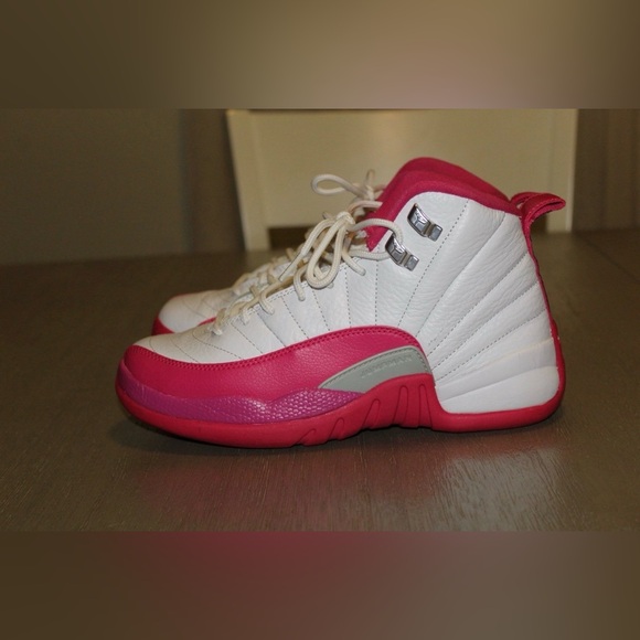 Size 5.5Y Nike Air Jordan 12 Retro Dynamic Pink White 510815-109 - Picture 3 of 3